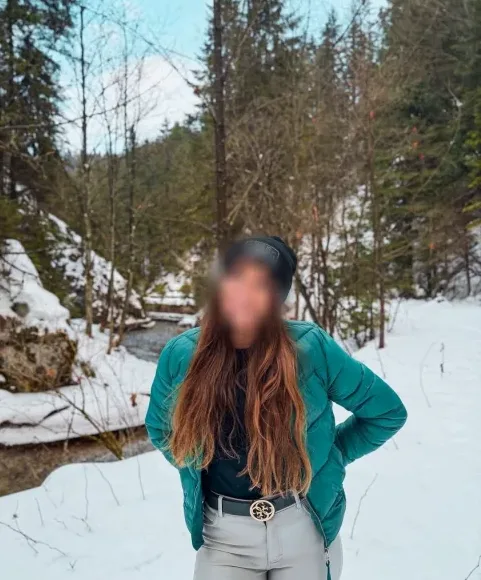 Amanda, 27