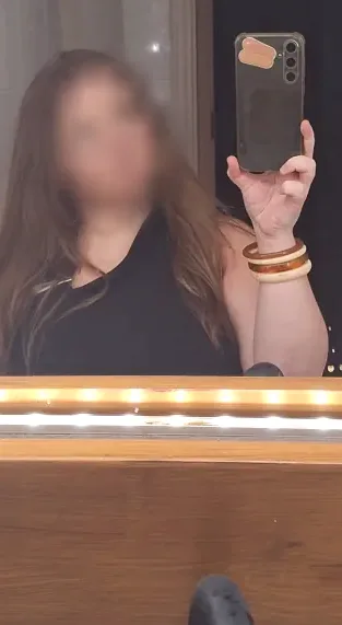 Astrid, 19