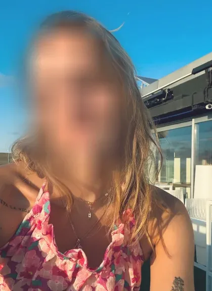 Christina, 29