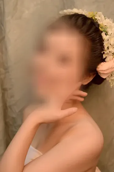 Ivana, 31