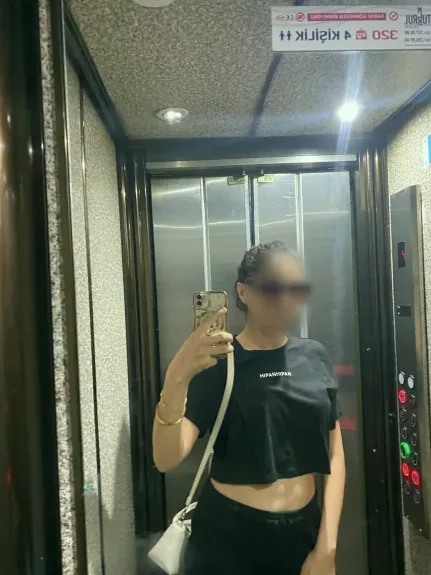 Maja, 33